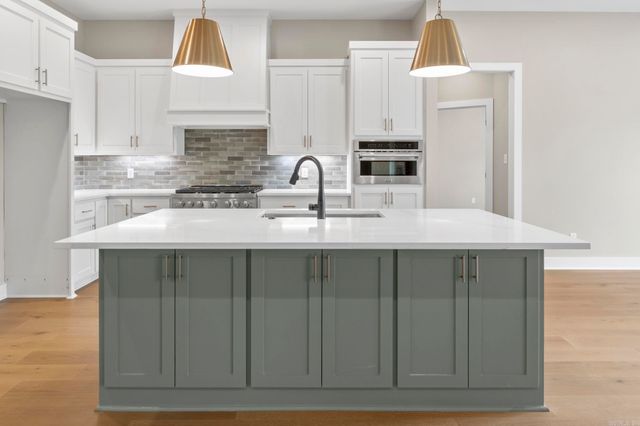 208 Middleton Place, Benton, AR 72019