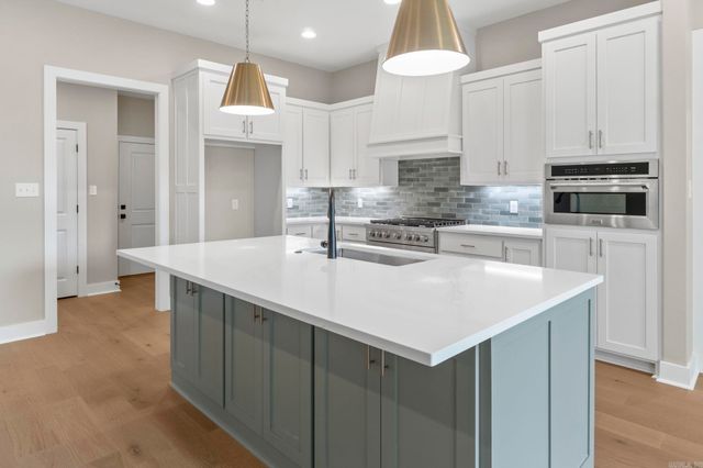 208 Middleton Place, Benton, AR 72019