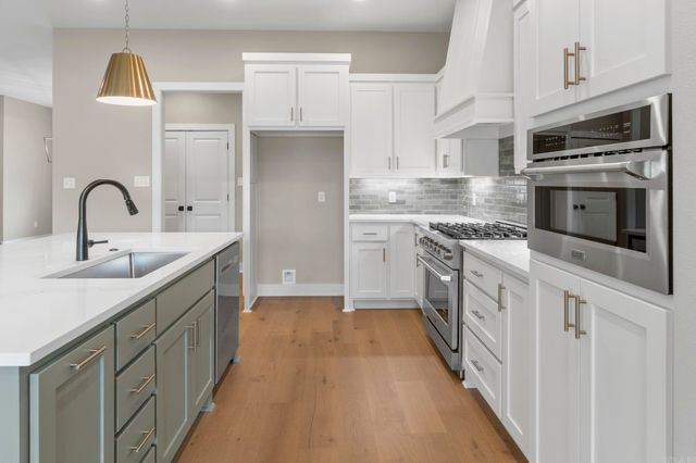 208 Middleton Place, Benton, AR 72019