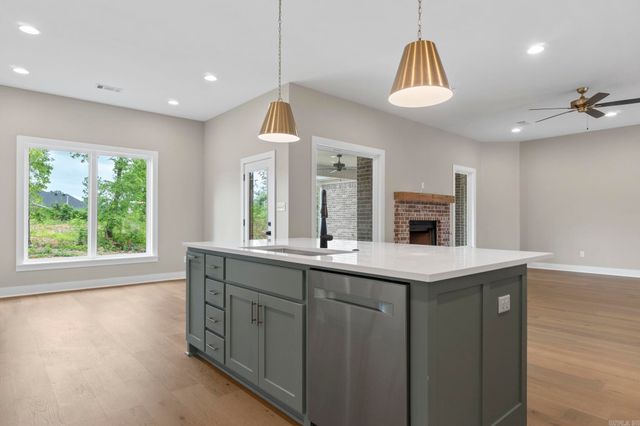 208 Middleton Place, Benton, AR 72019