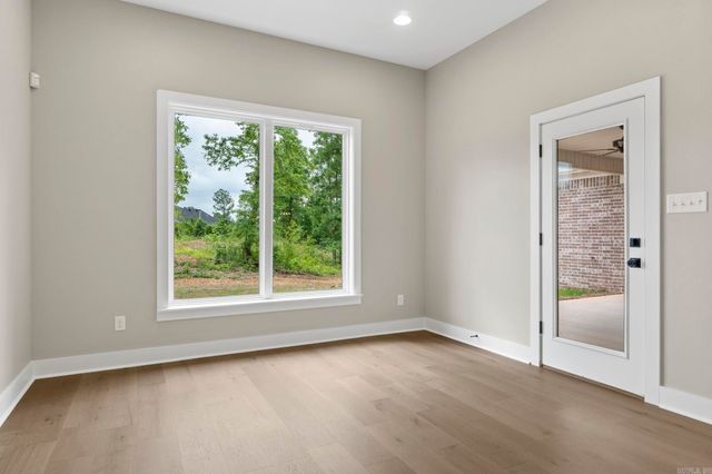 208 Middleton Place, Benton, AR 72019