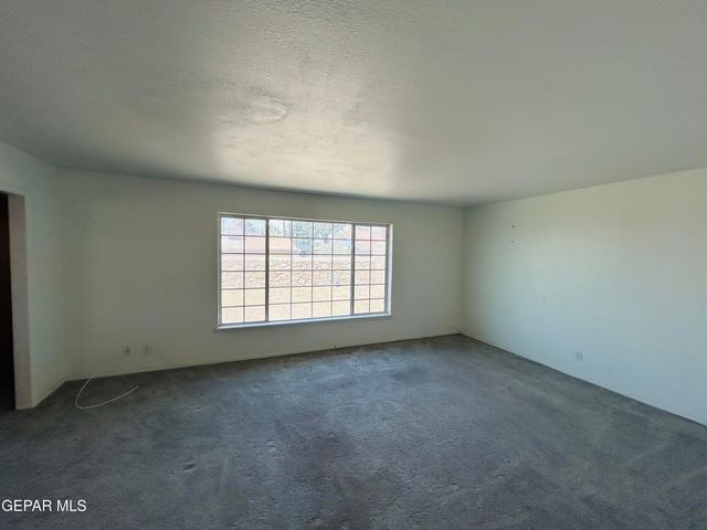 521 Balboa Road, El Paso, TX 79912