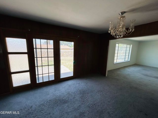 521 Balboa Road, El Paso, TX 79912