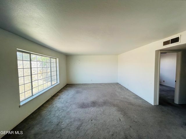 521 Balboa Road, El Paso, TX 79912