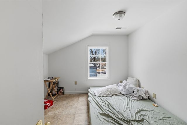 17 School St, Middleboro, MA 02346