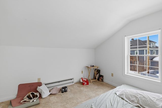 17 School St, Middleboro, MA 02346