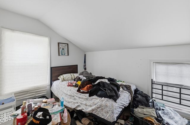 17 School St, Middleboro, MA 02346