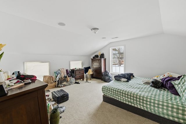 17 School St, Middleboro, MA 02346