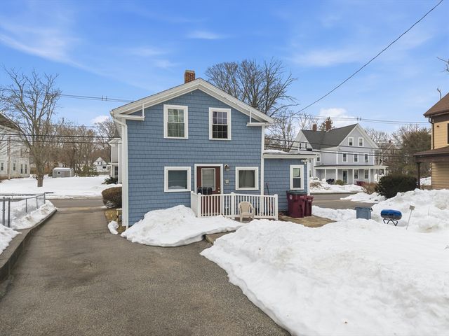 17 School St, Middleboro, MA 02346
