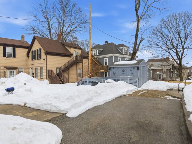 17 School St, Middleboro, MA 02346