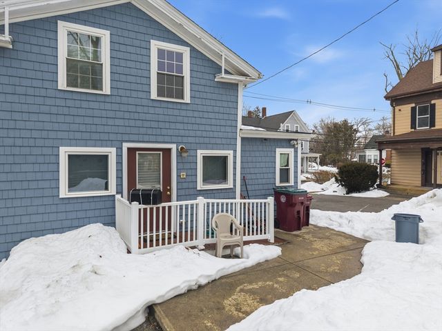 17 School St, Middleboro, MA 02346