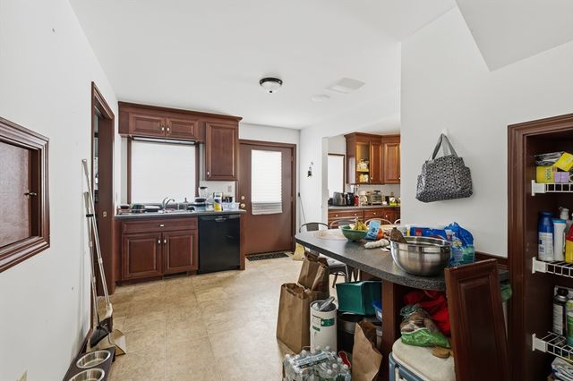 17 School St, Middleboro, MA 02346