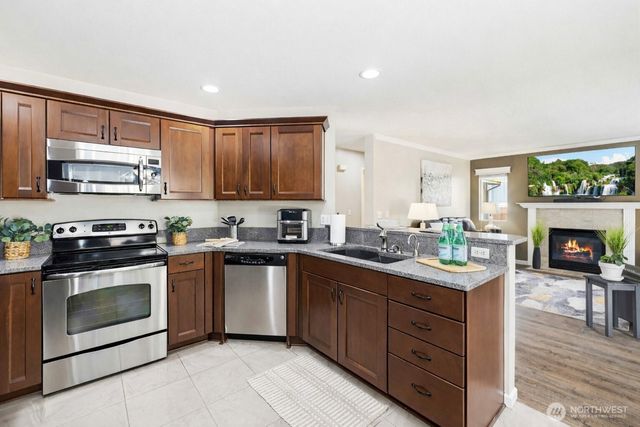 23634 SE 267th PL, Maple Valley, WA 98038