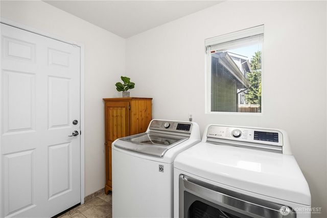 23634 SE 267th PL, Maple Valley, WA 98038