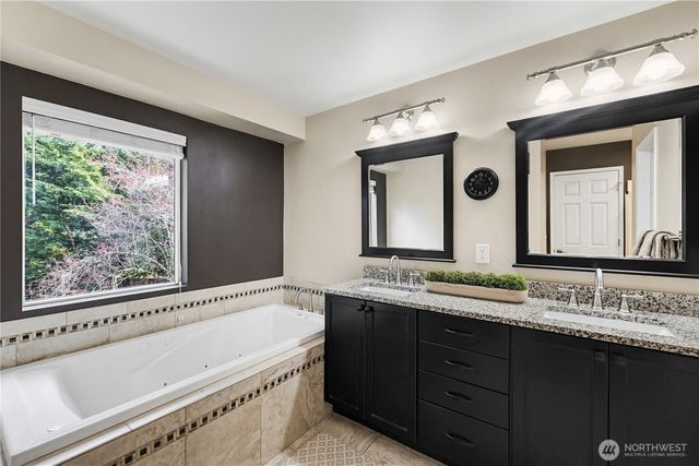 23634 SE 267th PL, Maple Valley, WA 98038