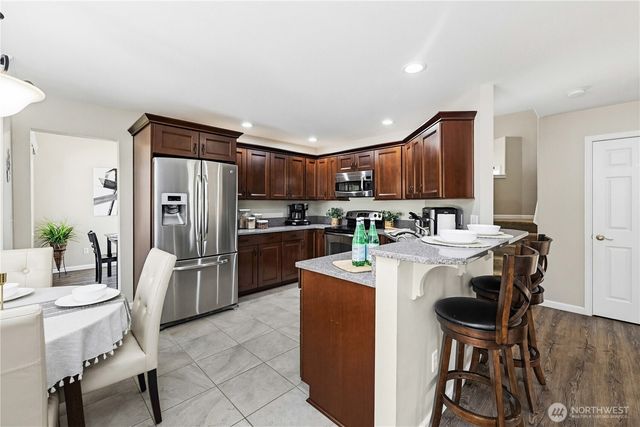 23634 SE 267th PL, Maple Valley, WA 98038