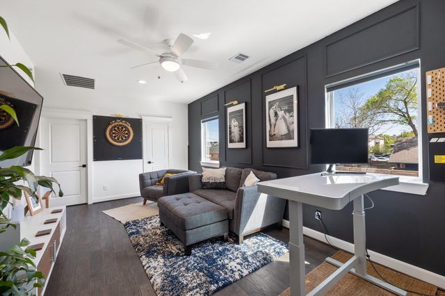 817 W 19th Street, Houston, TX 77008