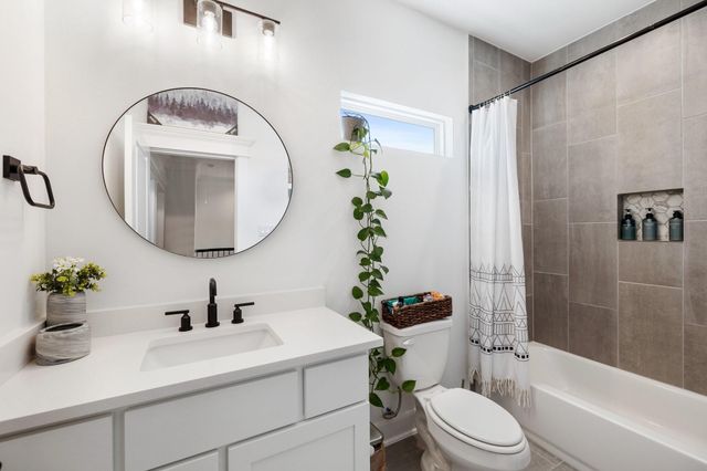 817 W 19th Street, Houston, TX 77008