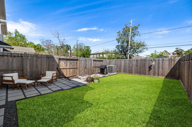 817 W 19th Street, Houston, TX 77008
