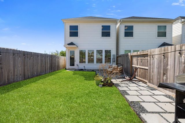 817 W 19th Street, Houston, TX 77008