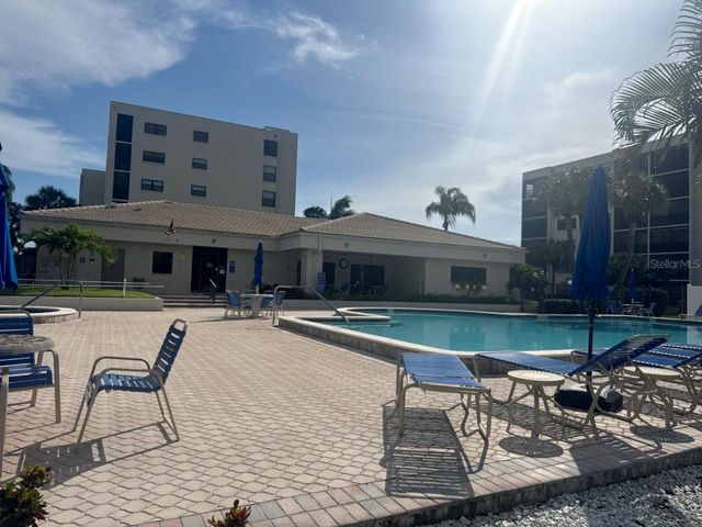 1312 PASADENA AVENUE S 15, St Petersburg, FL 33707