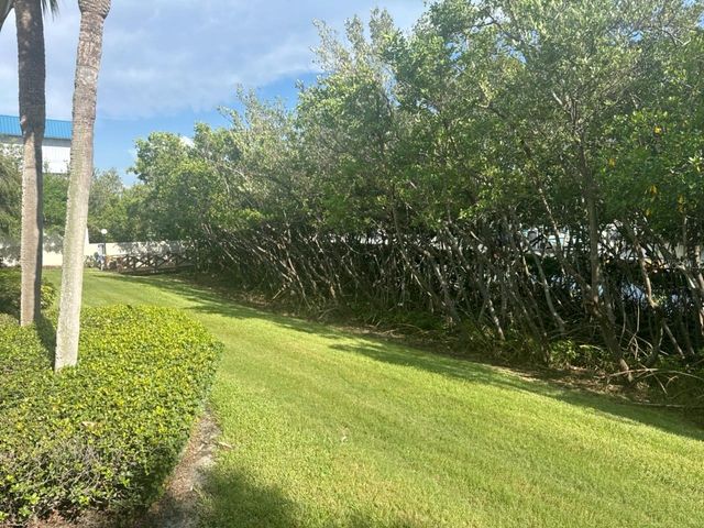 1312 PASADENA AVENUE S 15, St Petersburg, FL 33707