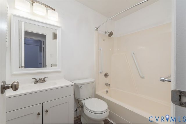 11753 N Briar Patch Dr, Chesterfield, VA 23113