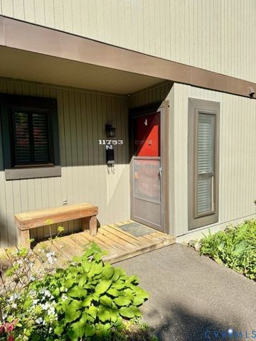 11753 N Briar Patch Dr, Chesterfield, VA 23113