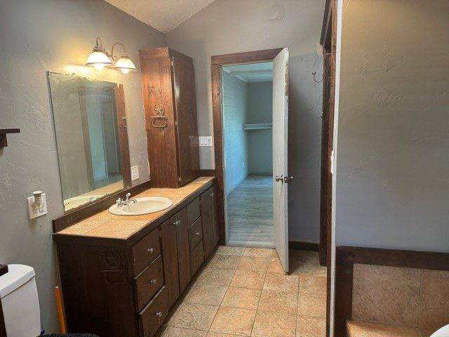 410 N Lakeview Drive, Lake Dallas, TX 75065