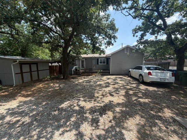 410 N Lakeview Drive, Lake Dallas, TX 75065