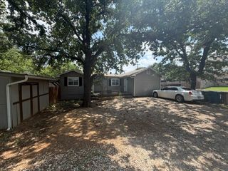 410 N Lakeview Drive, Lake Dallas, TX 75065