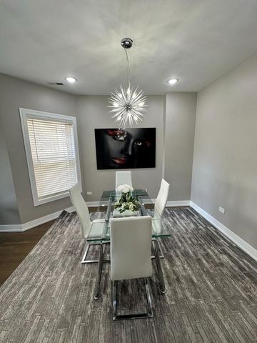 6807 S Calumet Avenue 2, Chicago, IL 60637