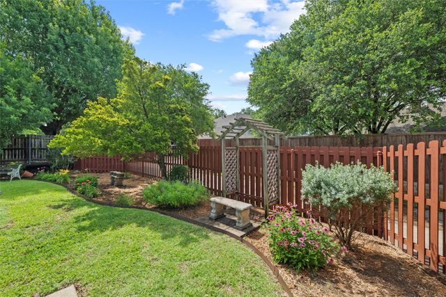 620 Mirkes Parkway, Desoto, TX 75115