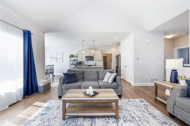 23 Longtrail Lane, Henrietta, NY 14467