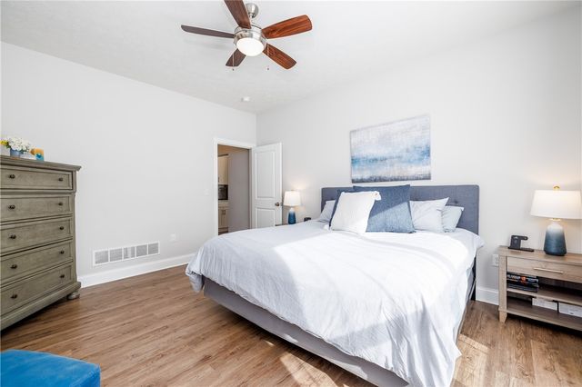 23 Longtrail Lane, Henrietta, NY 14467