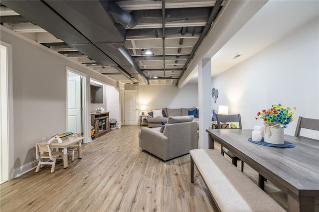 23 Longtrail Lane, Henrietta, NY 14467