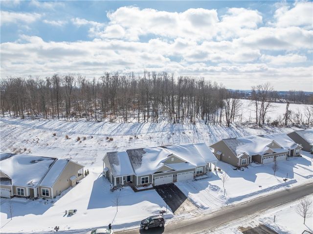 23 Longtrail Lane, Henrietta, NY 14467