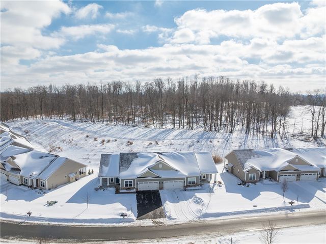 23 Longtrail Lane, Henrietta, NY 14467