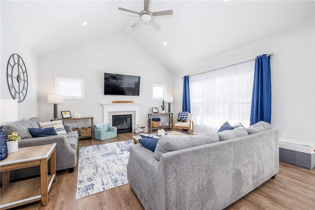 23 Longtrail Lane, Henrietta, NY 14467