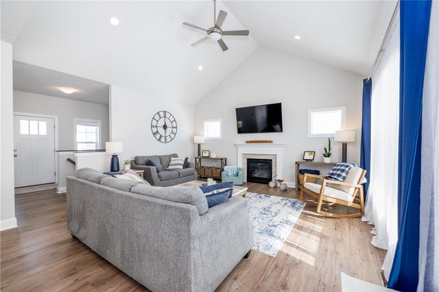 23 Longtrail Lane, Henrietta, NY 14467