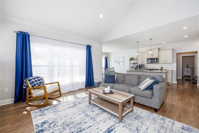 23 Longtrail Lane, Henrietta, NY 14467