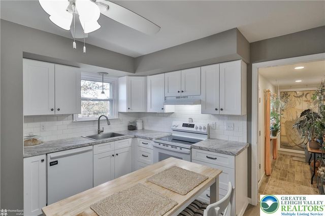 6923 Blue Church Road South, Upper Saucon Twp, PA 18036