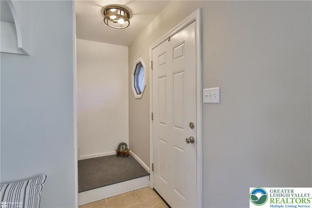 6923 Blue Church Road South, Upper Saucon Twp, PA 18036