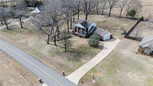 343 Walleye Drive, Russellville, AR 72802