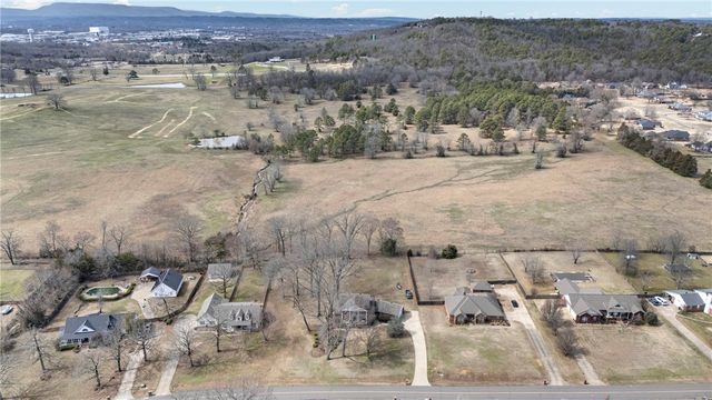 343 Walleye Drive, Russellville, AR 72802