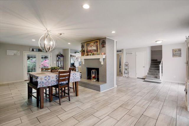 2209 Ridgewood Drive, Sherman, TX 75092