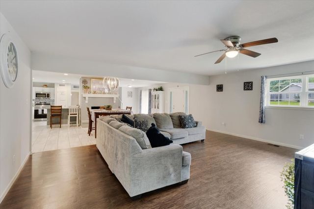 2209 Ridgewood Drive, Sherman, TX 75092
