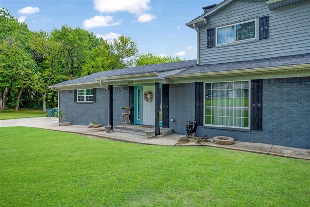 2209 Ridgewood Drive, Sherman, TX 75092