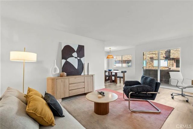 5400 Newcastle 12, Encino, CA 91316