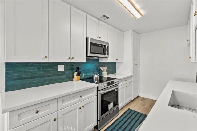 5400 Newcastle 12, Encino, CA 91316